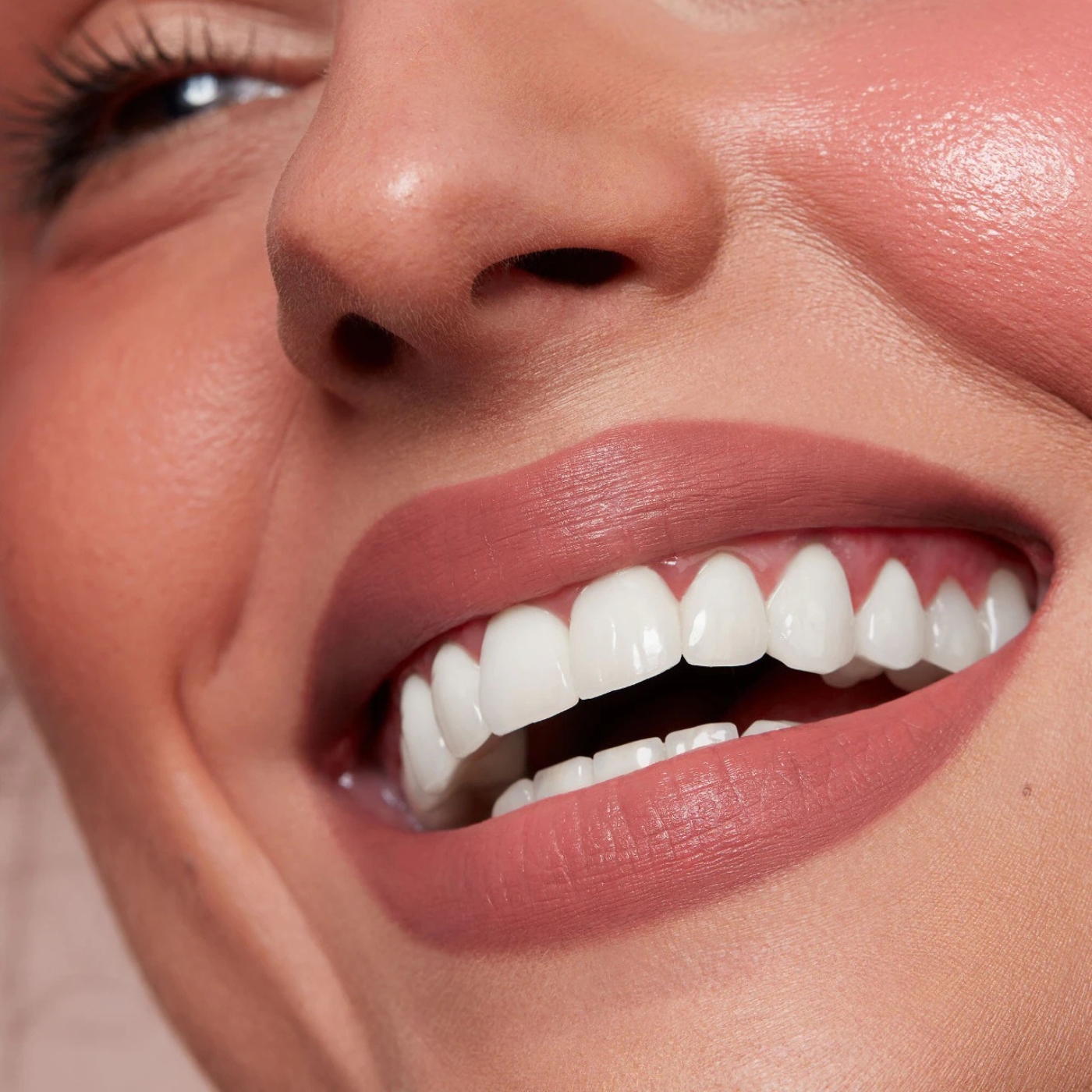 MAJOR HEADLINES MATTE SUEDE LIPSTICK SEDUCTIVE (LABIAL EN BARRA MATE)